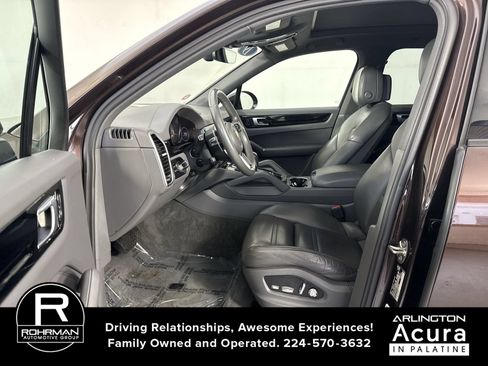 Used 2019 Porsche Cayenne AWD/4WD image 4