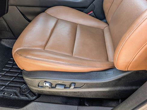 Used 2019 Cadillac XT4 Premium Luxury image 10