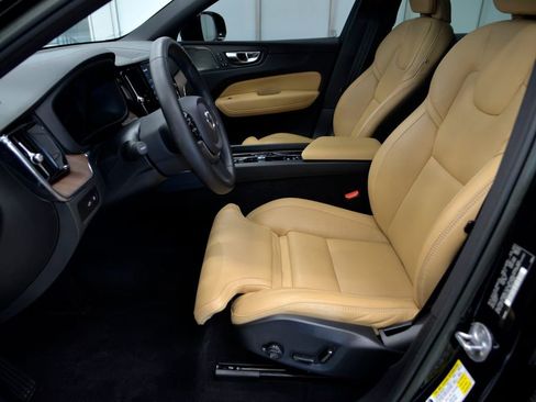 Used 2023 Volvo XC60 T8 Ultimate w/ Protection Package Premier image 15