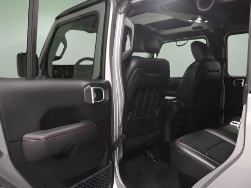 Used 2020 Jeep Gladiator Rubicon w/ Dual Top Group AWD/4WD image 12