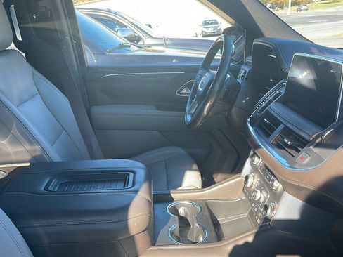 Used 2023 GMC Yukon SLT image 7