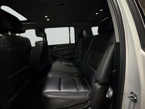 Used 2018 Chevrolet Suburban LT w/ Luxury Package AWD/4WD image 25