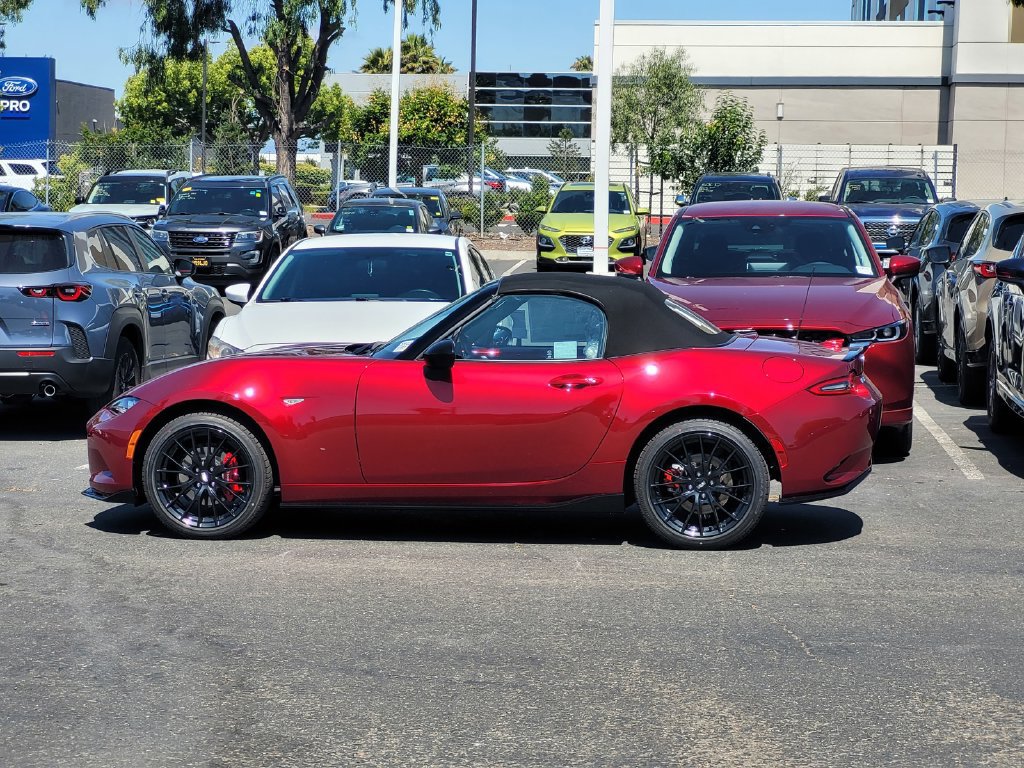 New 2025 MAZDA MX-5 Miata Club w/ Brembo/BBS Recaro Package RWD image 2
