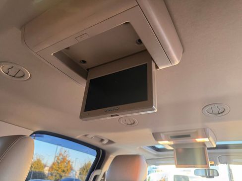 Used 2014 Cadillac Escalade ESV Luxury image 26