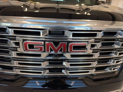 Used 2025 GMC Acadia Denali w/ LPO, Cargo Package image 11