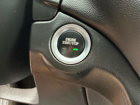 Used 2021 Chevrolet Equinox LT AWD/4WD image 24