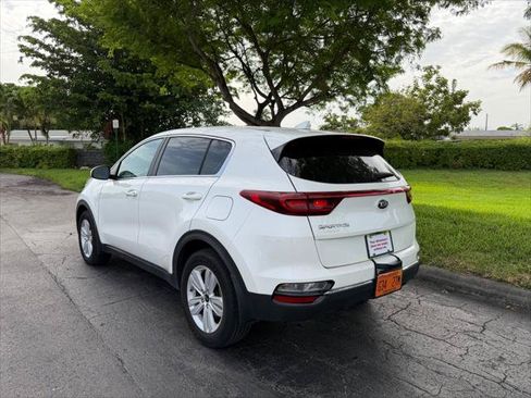 Used 2022 Kia Sportage LX FWD image 3