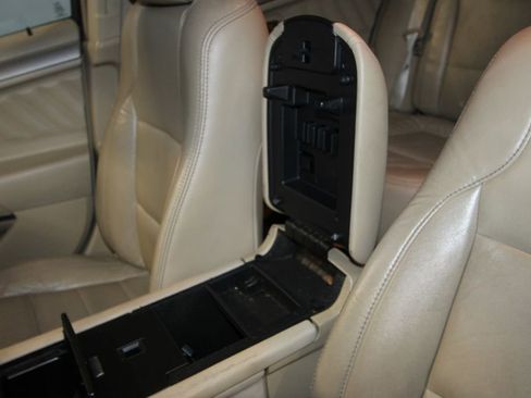 Used 2013 Ford Taurus SEL FWD image 17
