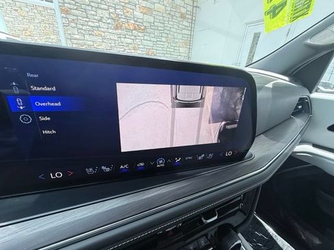 Certified 2025 Chevrolet Suburban Premier AWD/4WD image 31