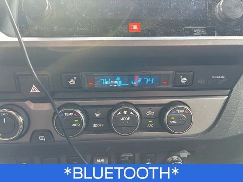 Used 2019 Toyota Tacoma TRD Off-Road image 12