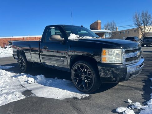 Used 2011 Chevrolet Silverado 1500 LT image 1