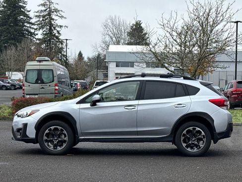 Used 2023 Subaru Crosstrek 2.0i Premium image 2