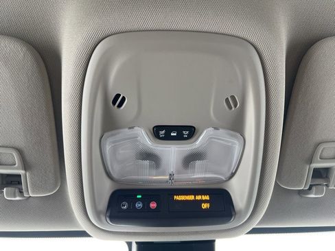 Used 2025 Buick Encore GX Preferred image 19