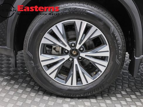 Used 2023 Nissan Rogue SV AWD/4WD image 32
