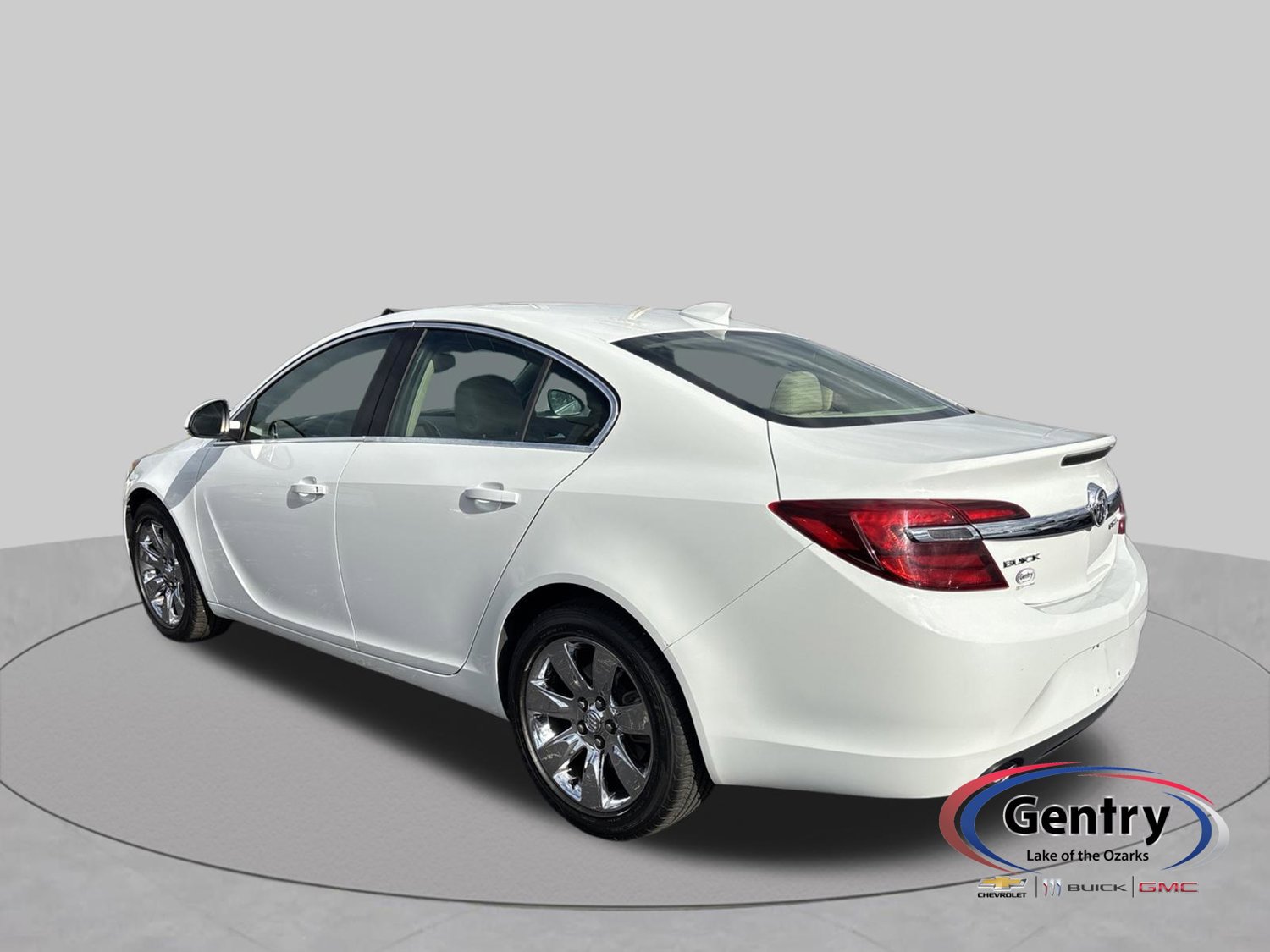 Used 2016 Buick Regal FWD image 3