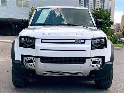 Used 2023 Land Rover Defender 110 SE AWD/4WD image 3