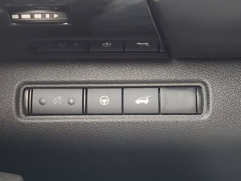 Used 2025 Nissan Pathfinder SV AWD/4WD image 22
