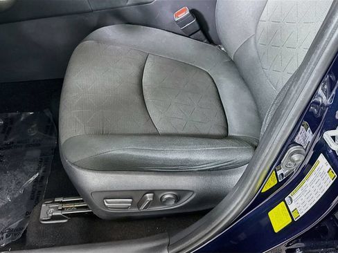 Used 2019 Toyota RAV4 XLE w/ Convenience Package FWD image 23