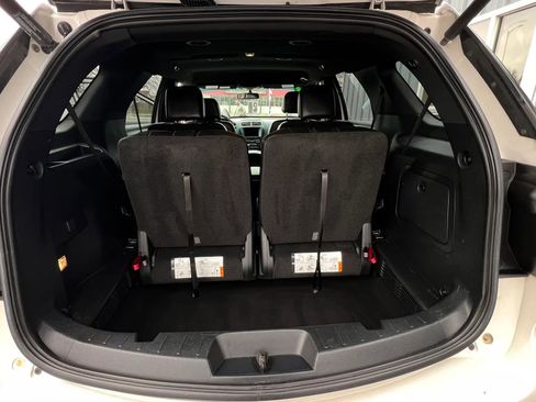 Used 2017 Ford Explorer XLT w/ Equipment Group 202A image 22