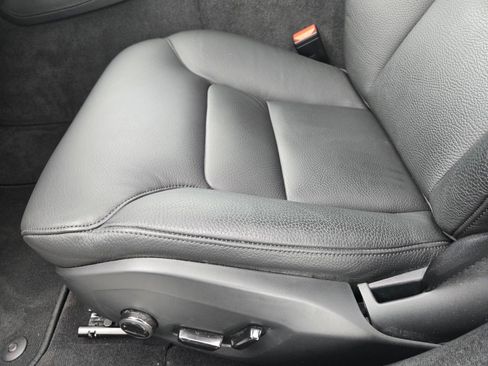 Certified 2025 Volvo S60 T8 Plus AWD/4WD image 9