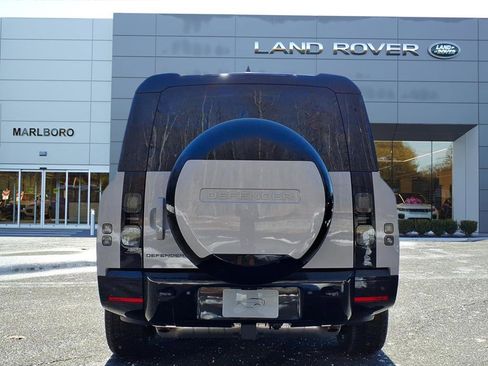 New 2026 Land Rover Defender 130 X-Dynamic SE image 7