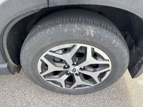 Used 2023 Subaru Forester Premium image 11