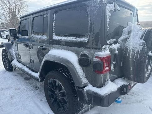 Used 2022 Jeep Wrangler Unlimited Sahara w/ Cold Weather Group image 6