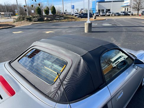 Used 2002 Toyota MR2 image 21