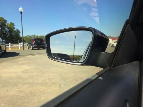 Used 2017 Volkswagen Jetta SE image 26