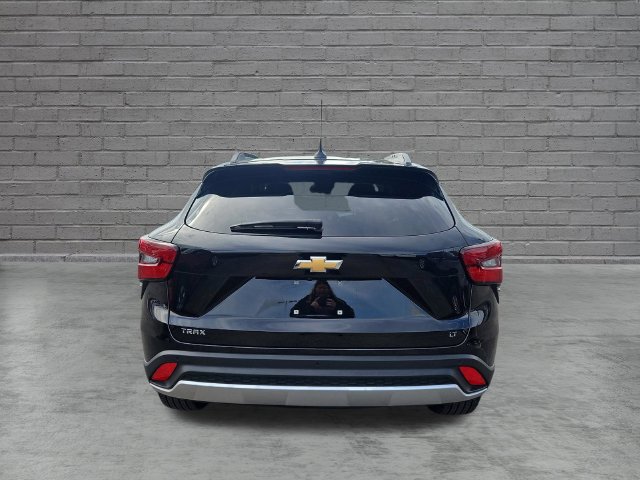Used 2025 Chevrolet Trax LT w/ Driver Confidence Package FWD image 4