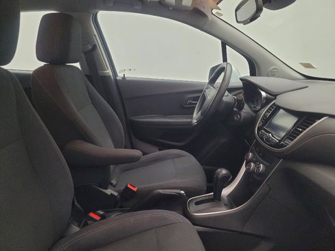 Used 2017 Chevrolet Trax LS AWD/4WD image 21
