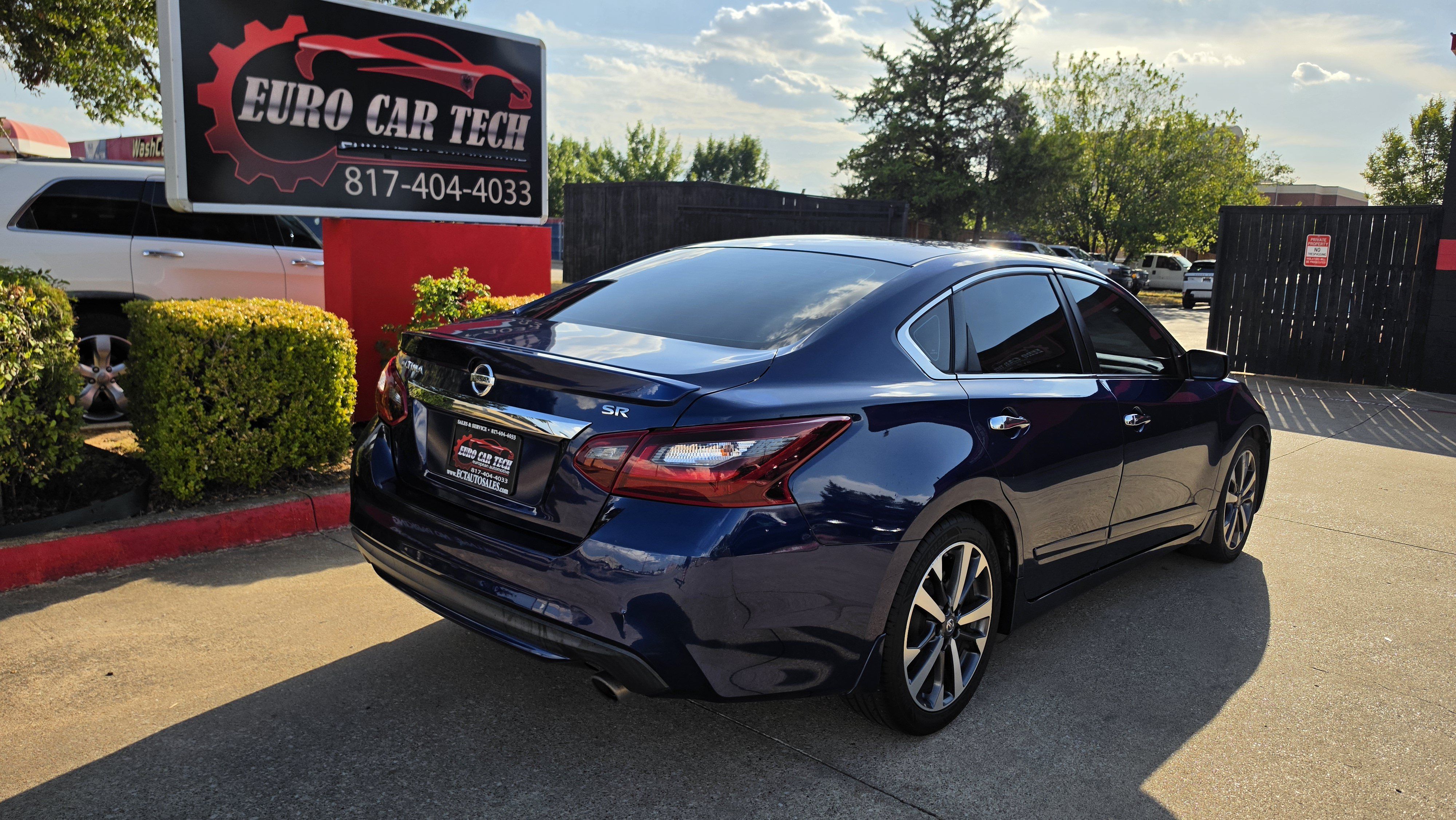 Used 2017 Nissan Altima 2.5 SR w/ LED Appearance Package FWD image 8