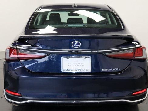 Used 2020 Lexus ES 300h w/ Accessory Package image 13