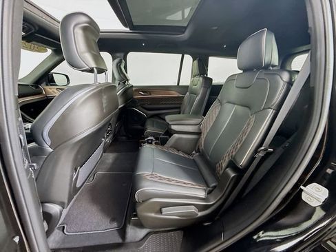 Used 2025 Jeep Grand Cherokee L Summit w/ Obsidian Package AWD/4WD image 25