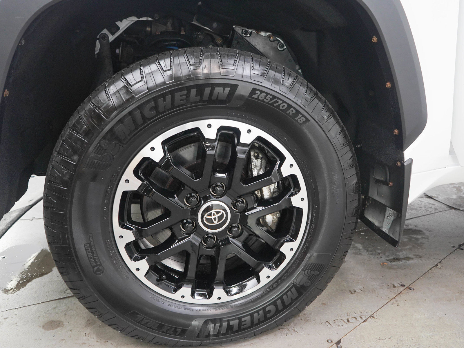 Used 2022 Toyota Tundra SR5 AWD/4WD image 30