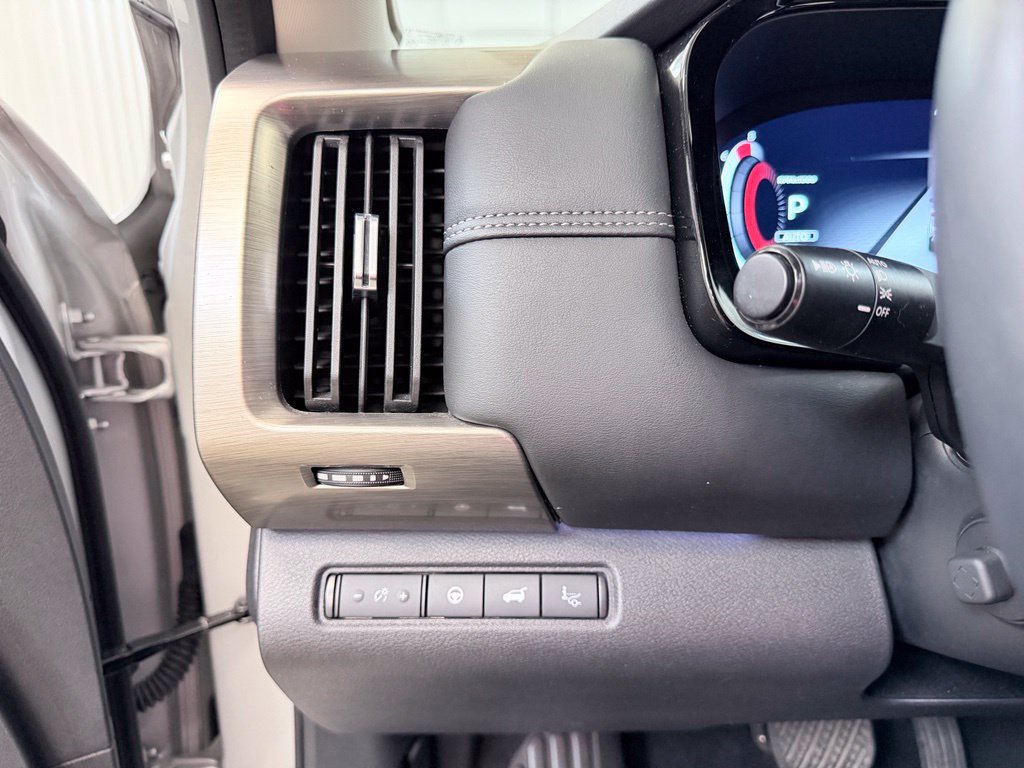 Used 2024 Nissan Pathfinder Platinum AWD/4WD image 45