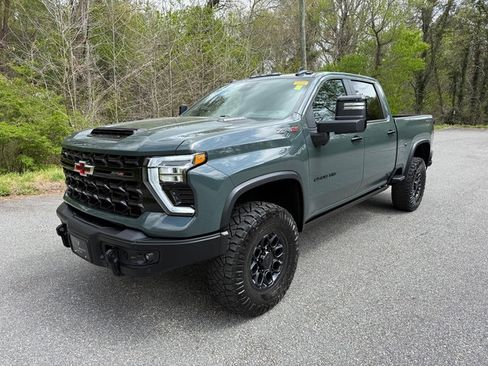 Used 2025 Chevrolet Silverado 2500 ZR2 w/ ZR2 Bison Edition image 2