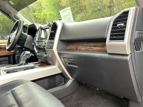 Used 2018 Ford F150 Lariat image 14