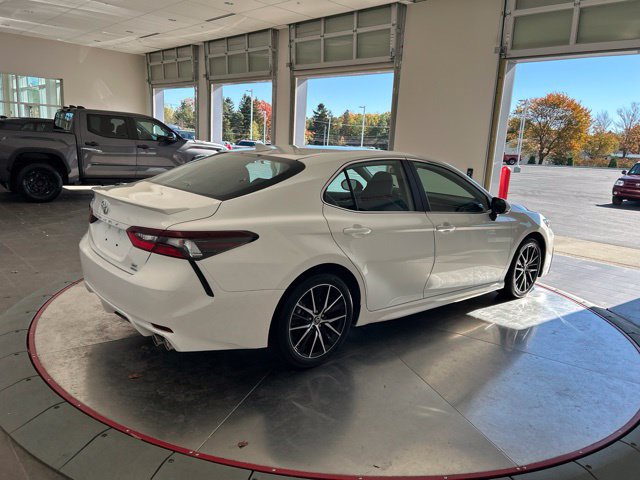 Used 2021 Toyota Camry SE w/ Cold Weather Package AWD/4WD image 7