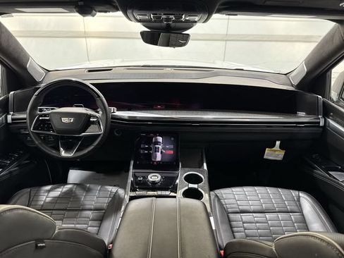 Used 2025 Cadillac Escalade V AWD/4WD image 21