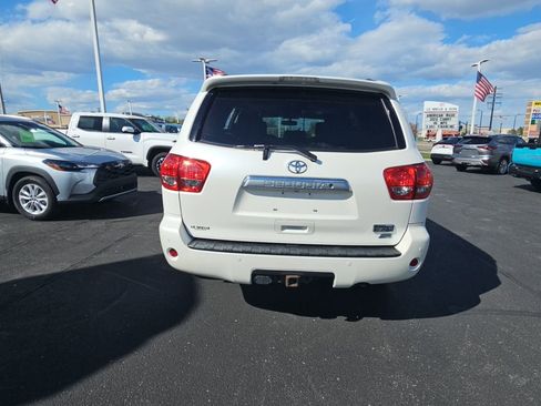 Used 2013 Toyota Sequoia Platinum AWD/4WD image 4
