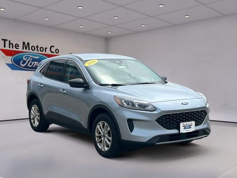 Certified 2022 Ford Escape SE w/ Convenience Package AWD/4WD image 3