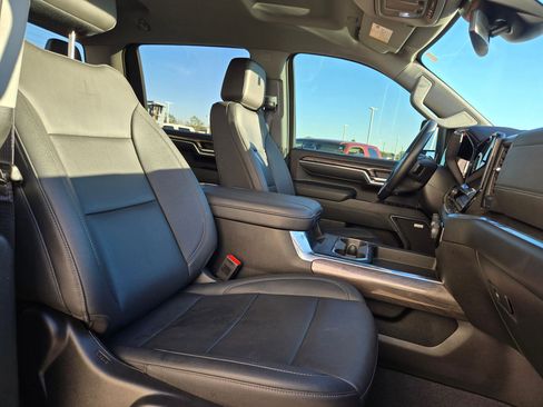 Used 2024 Chevrolet Silverado 2500 LTZ w/ LTZ Convenience Package image 32