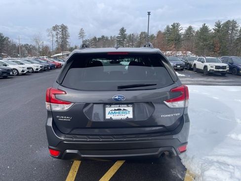 Used 2023 Subaru Forester Premium image 6