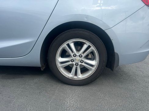Used 2018 Chevrolet Cruze LT FWD image 9