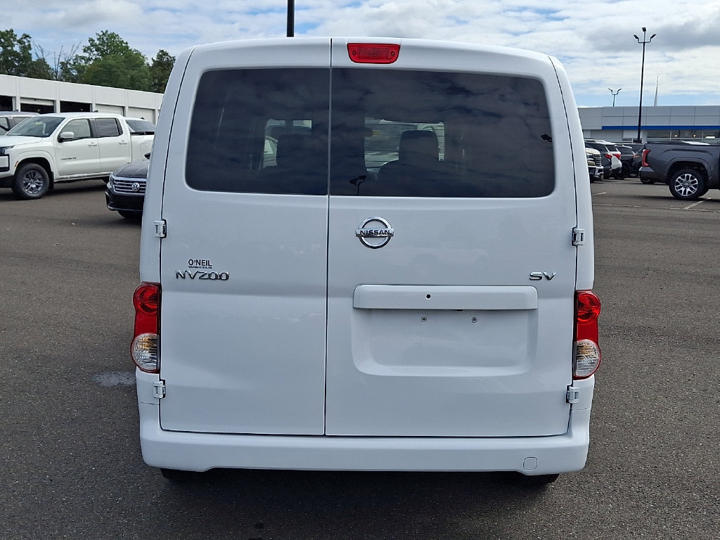 Used 2015 Nissan NV200 SV w/ Technology Package FWD image 3
