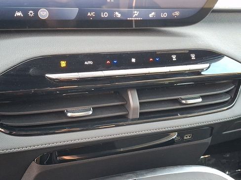 Certified 2026 Buick Enclave Preferred w/ LPO, Floor Liner Package FWD image 17