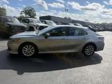 Used 2018 Toyota Camry LE image 3