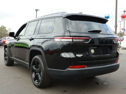 Used 2025 Jeep Grand Cherokee L Limited w/ Black Appearance Package image 8