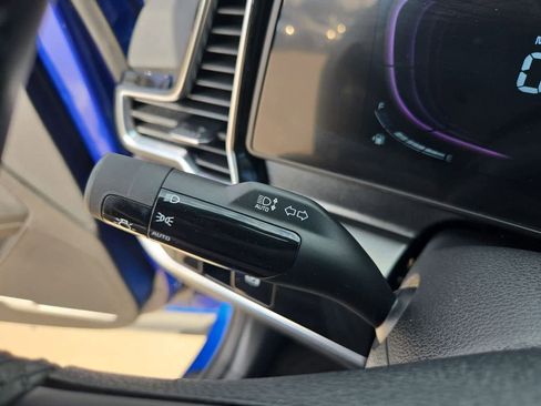 Used 2024 Kia Sportage EX image 25